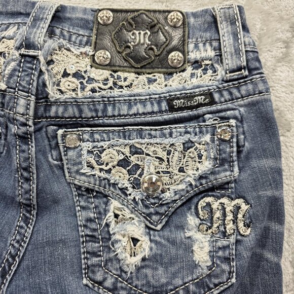 Miss Me Jeans Womens 26 Signature Crop Distressed Lace Embellished Denim Pants - Picture 4 of 12